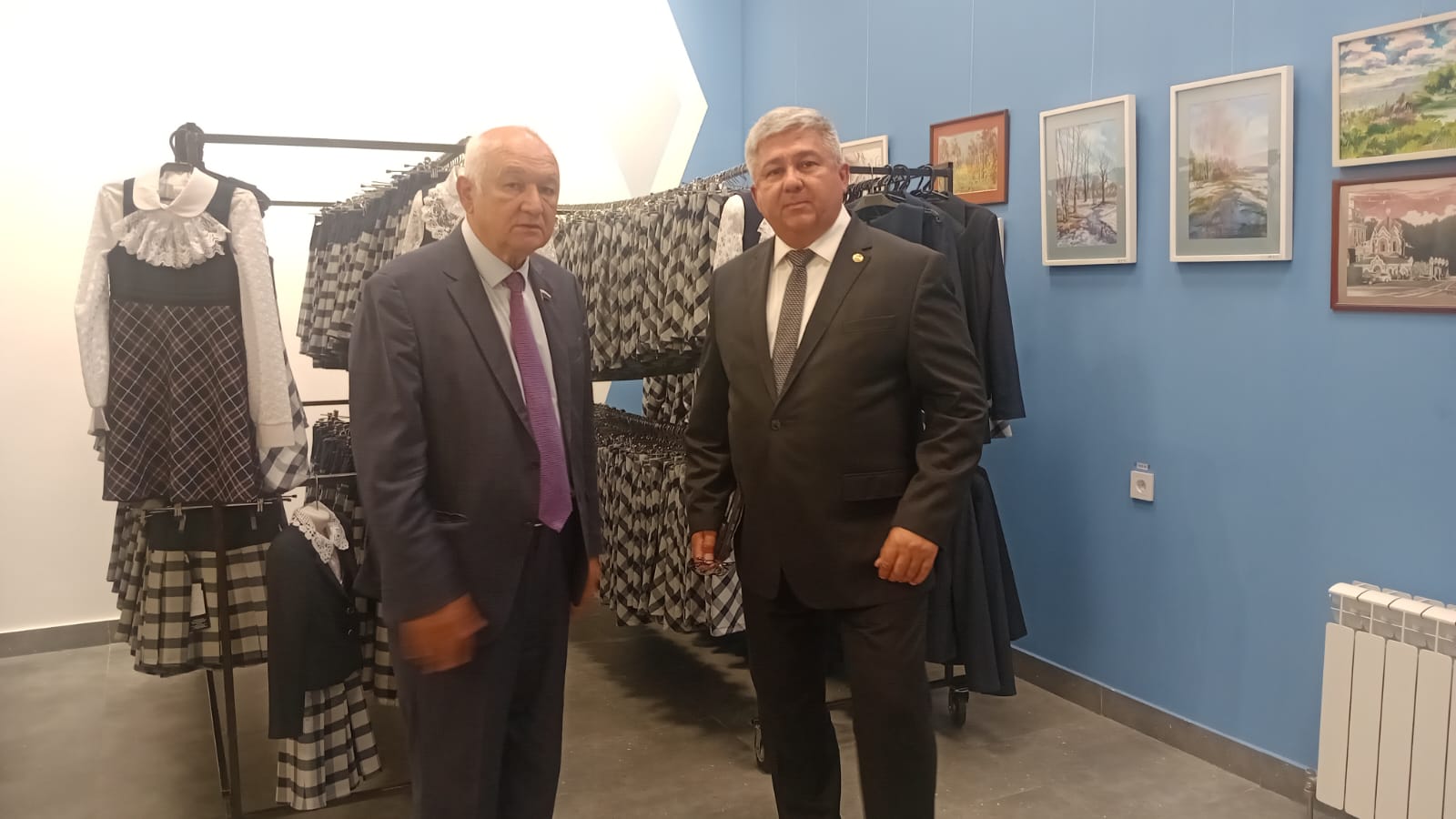 Глава города Зеленодольска посетил магазин школьной формы